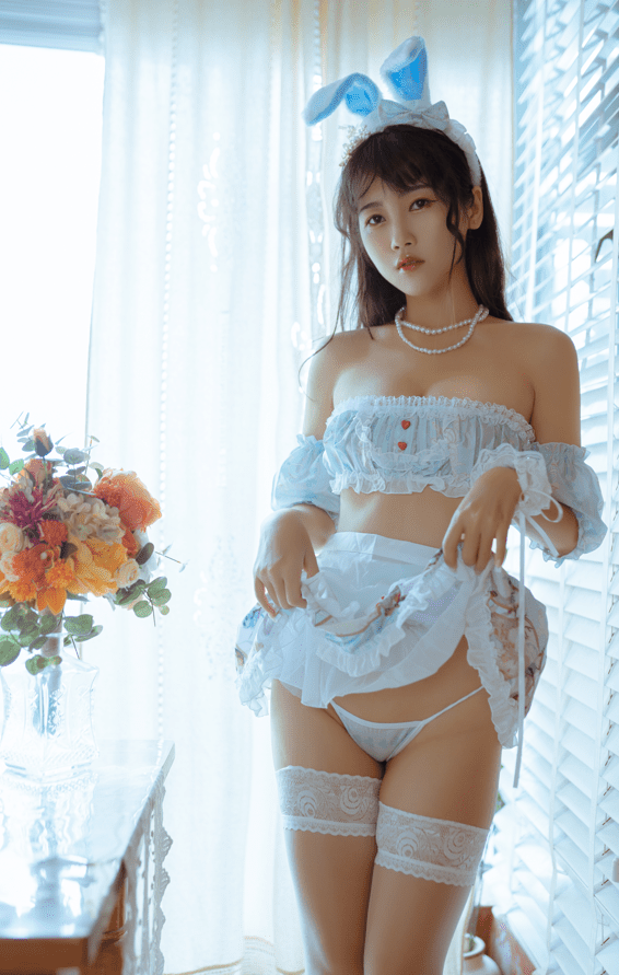 不呆猫–NO.025兔子女友