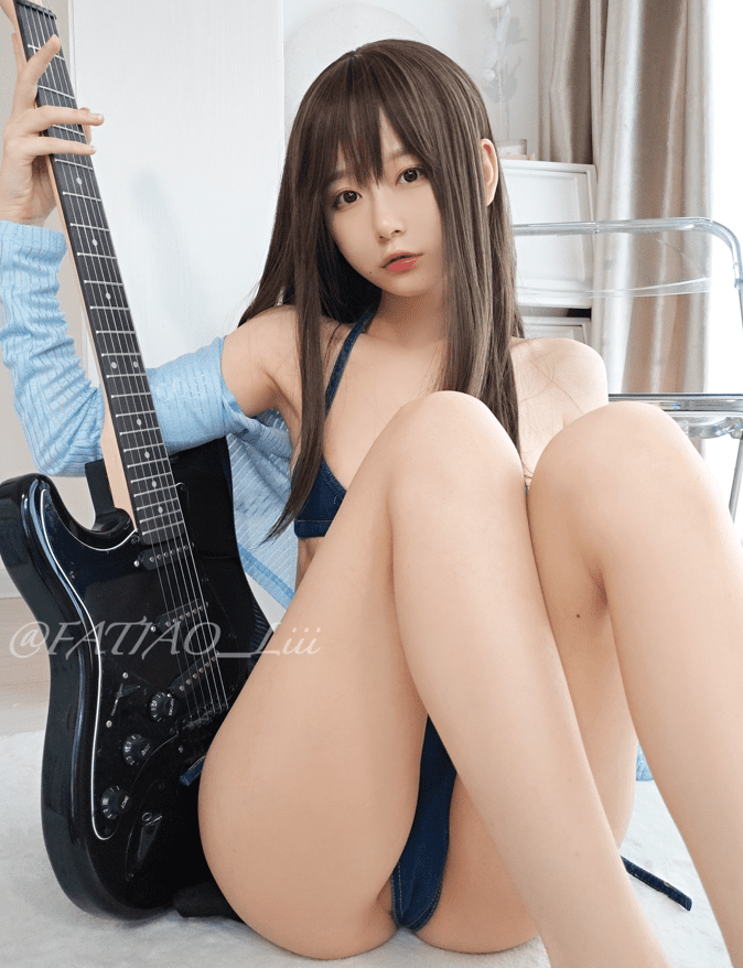 迷之呆梨(发条少女)–fantia-20220324哥哥，拉链关不上…