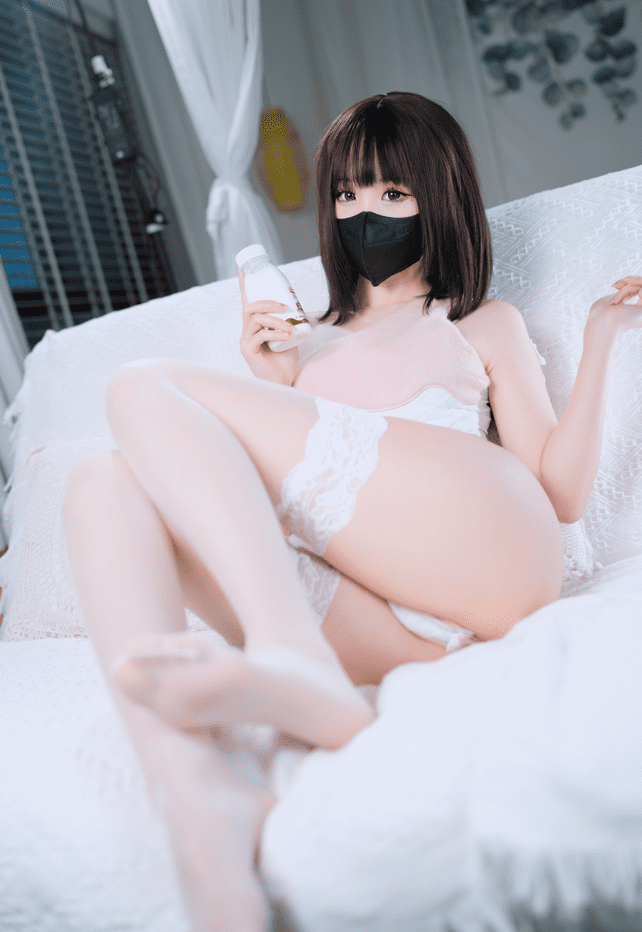 miko酱ww – NO.04 草莓圣代