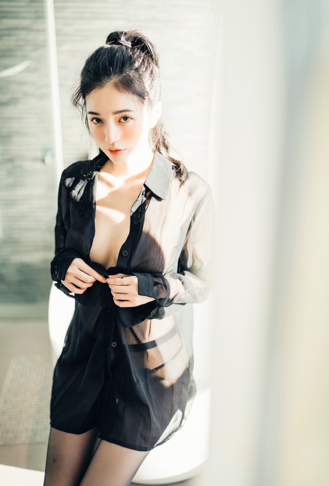 JVID辰辰 – 不止黑丝