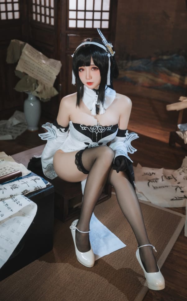焖焖碳 – NO.28 碧蓝航线 鎮海 白黑礼服