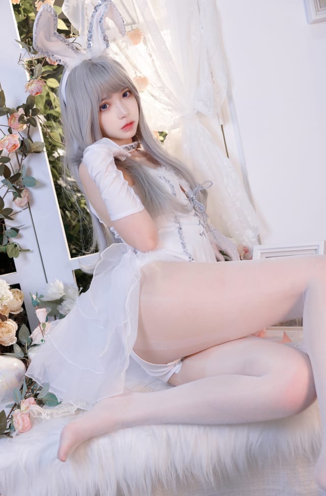 疯猫ss – NO.160 纯白绒绒兔