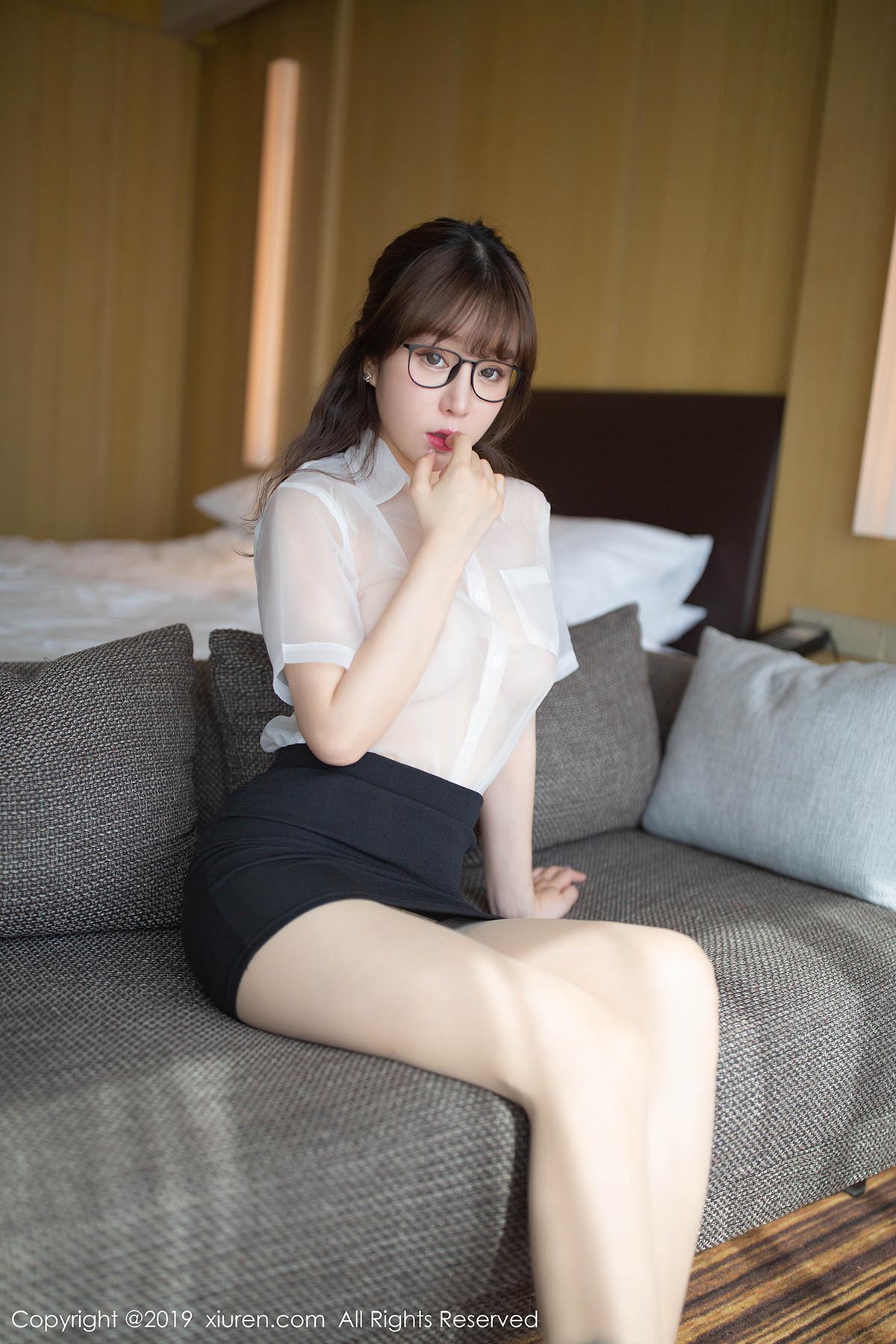 [Xiuren秀人网]XR20190614N01498 NO.1498 性感女神 肉丝诱惑女秘书 王雨纯