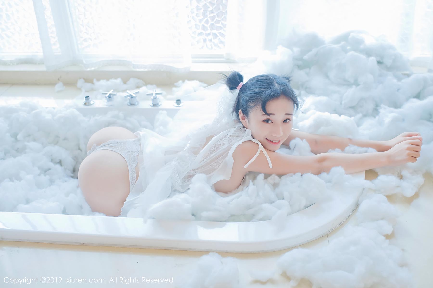 [Xiuren秀人网]XR20190116N01313 NO.1313 蕾丝小新娘+日系蓝色体操服 仓井优香预览图 3