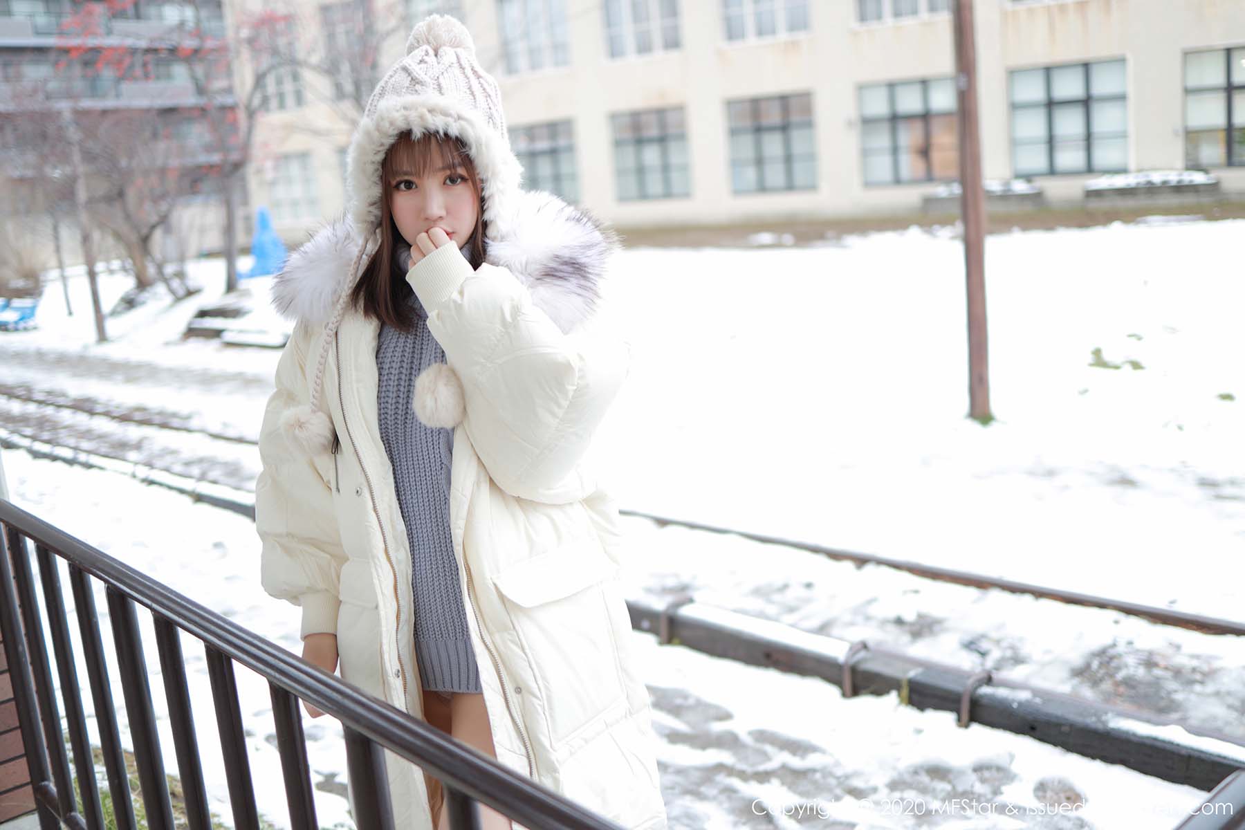 [MFStar模范学院]MF20200121VOL0262 VOL.262 冰天雪地中上演美丽冻人 恩率babe预览图 2