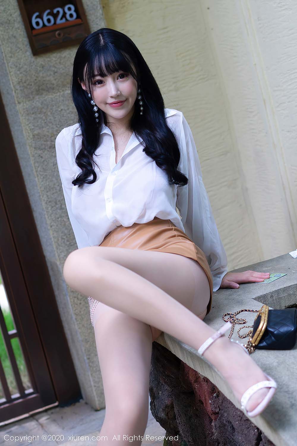 [Xiuren秀人网]XR20200902N02519 NO.2519 朱可儿Flower预览图 2
