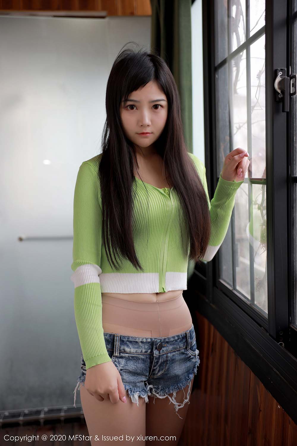 [MFStar模范学院]MF20200318VOL0290 VOL.290 超短牛仔裤与朦胧丝袜 徐微微mia