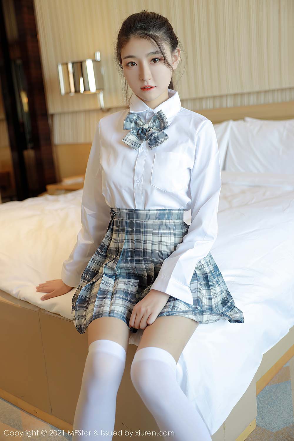 [MFStar模范学院] VOL.448 Laura苏雨彤预览图 2