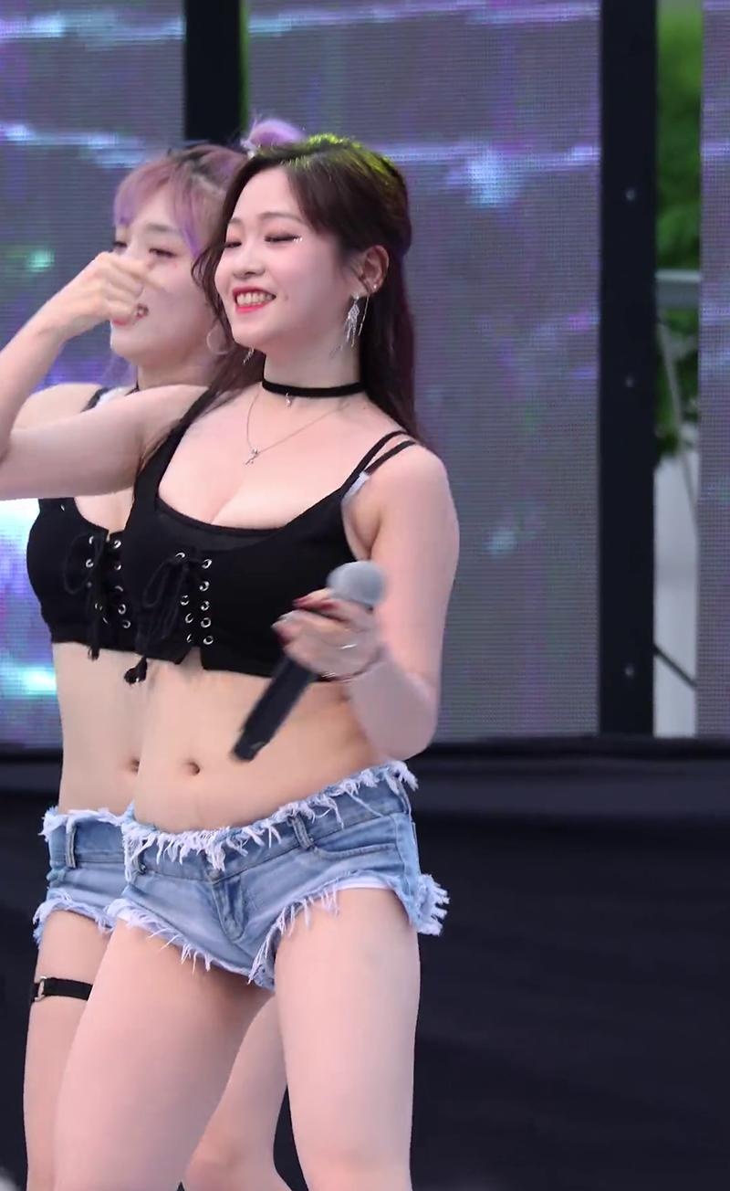 韩国女团Switch Berry(스위치베리) 米娜(민아)预览图 3