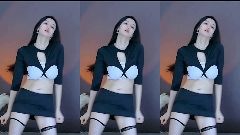 网易CC白妖妖半透包臀网袜无罩热舞预览图 2