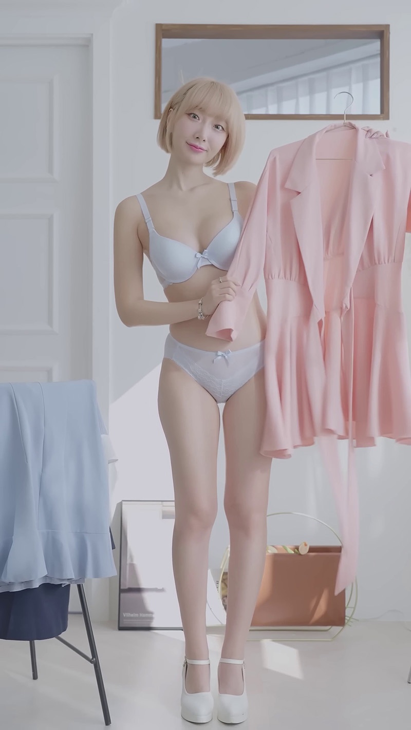 Lookbook时装秀李那贤Lee Dayeon内衣换装预览图 3