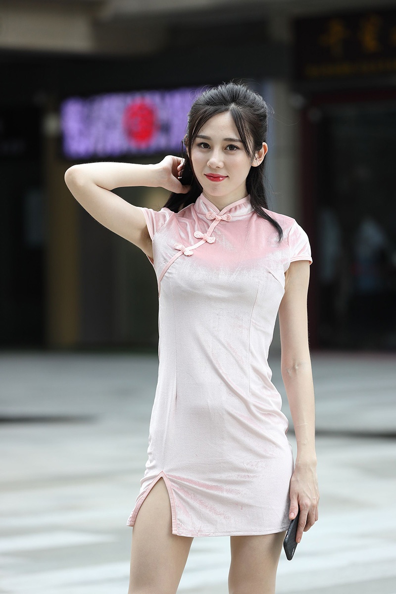 F142.极品粉色旗袍肉丝美腿美眉图片视频预览图 4