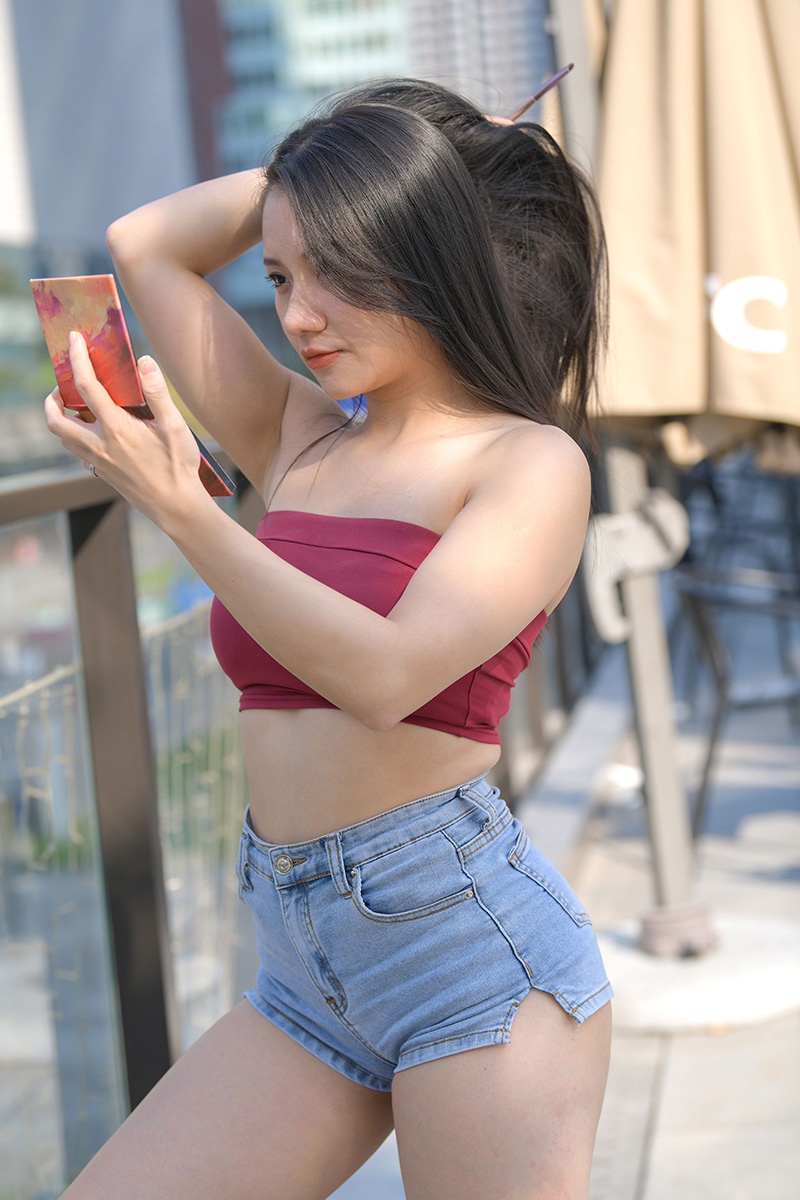 261.牛仔热裤美臀美女图片视频预览图 4