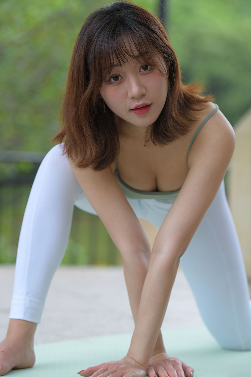 650.[红石摄影作品]阳光明媚的下午她迟到了图片视频预览图 2