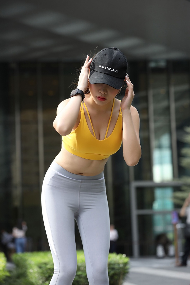 24.羡慕的紧身教练图片视频预览图 3