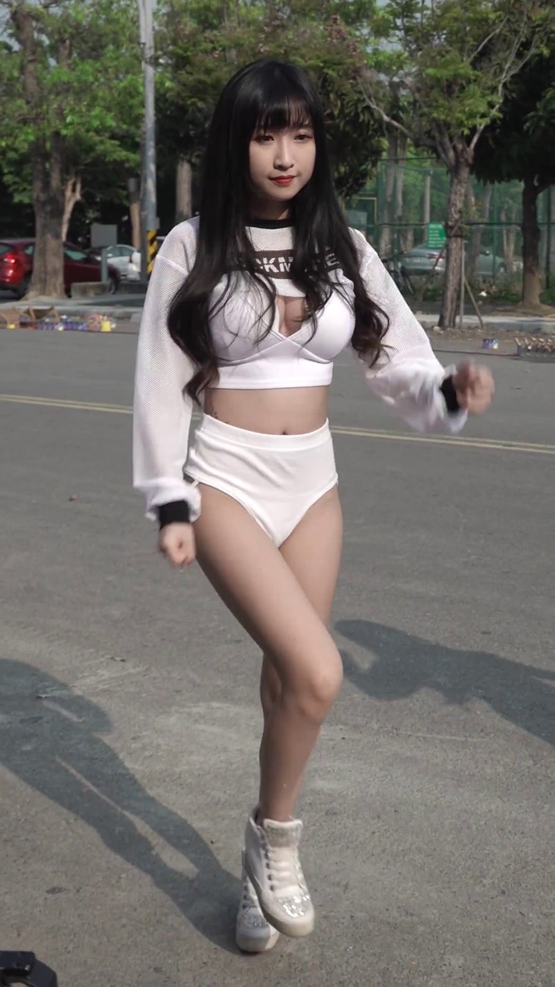 街拍Lady’s阿乃舞蹈