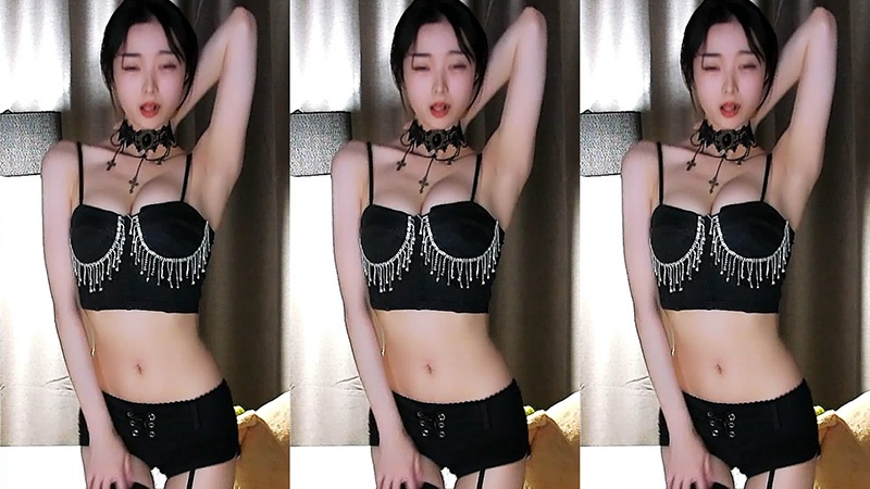 网易CC直播狐妖妖定制抖胸舞蹈预览图 3