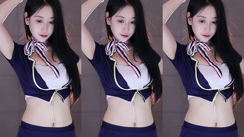 网易CC早安酱制服诱惑预览图 2