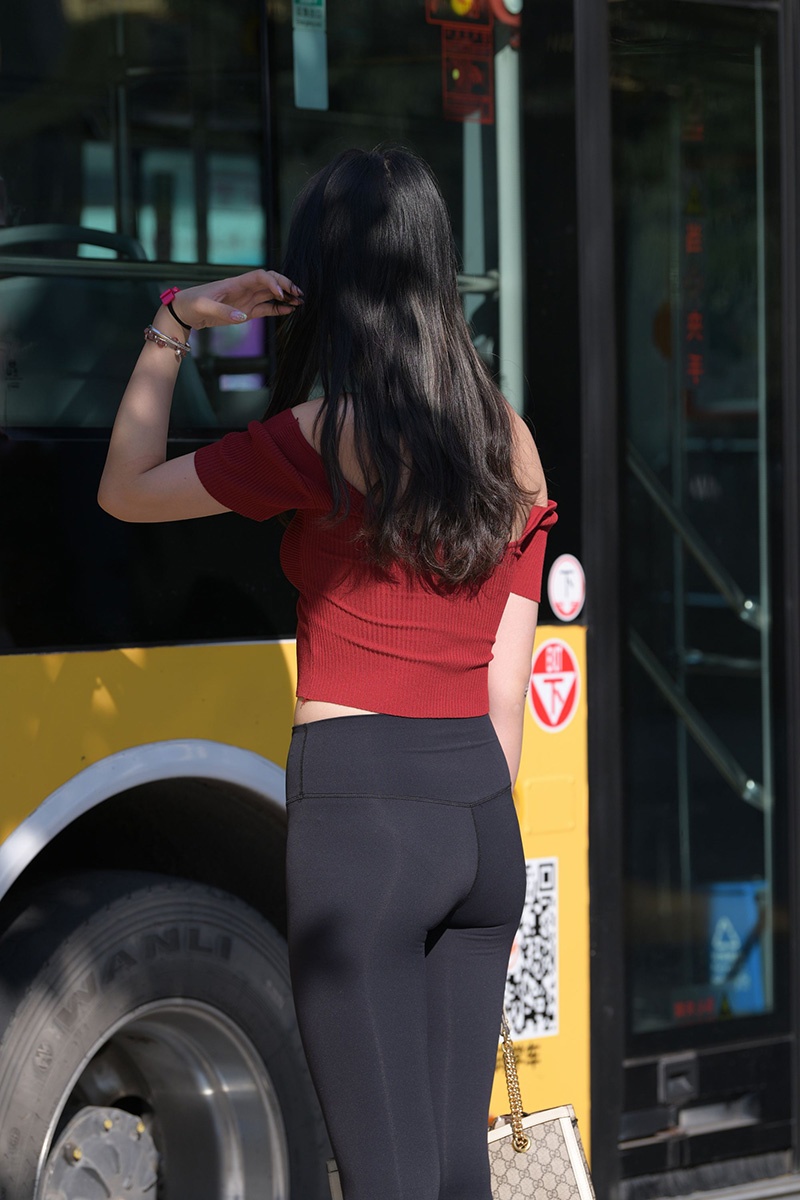 219.黑色瑜伽裤美女图片视频预览图 2