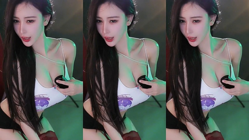 230404斗鱼直播小棉袄精油抖动热舞预览图 2
