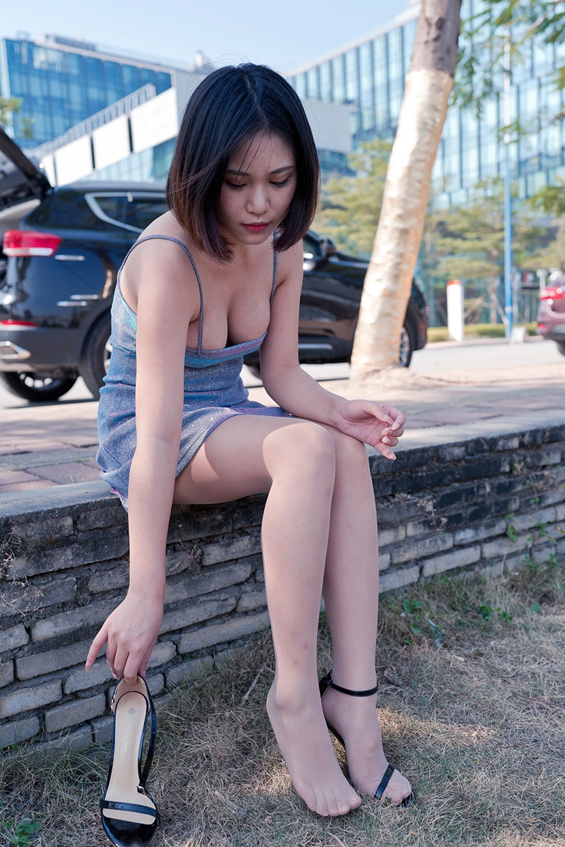 F158.齐胸吊带裙肉丝美足萌宝儿逛商城图片视频预览图 3