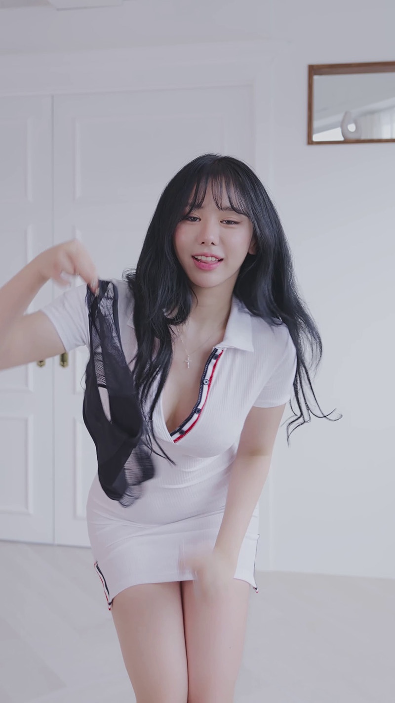 lookbook竖版拍摄Judy白色迷你裙?预览图 4