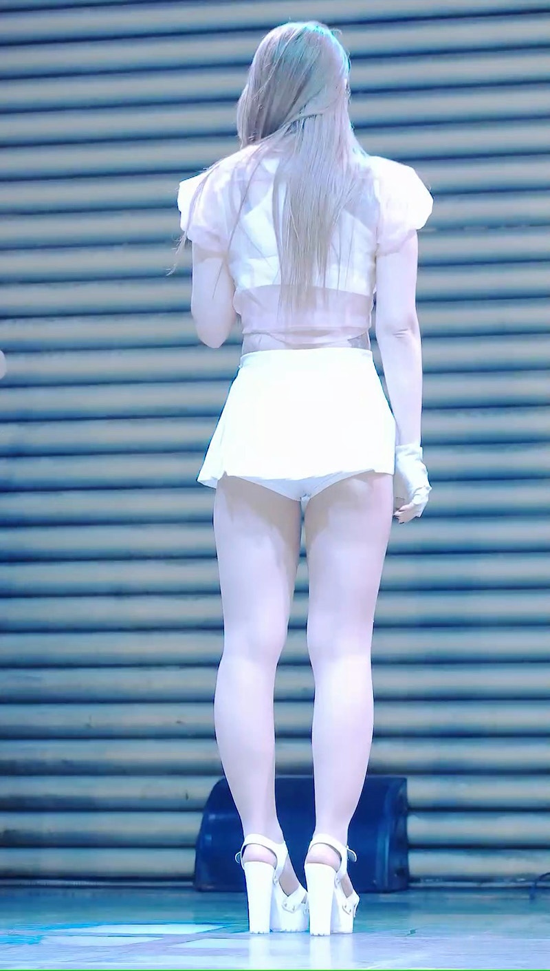 韩国女团BMS (Sooyeon) – Muah_April 东大门表演