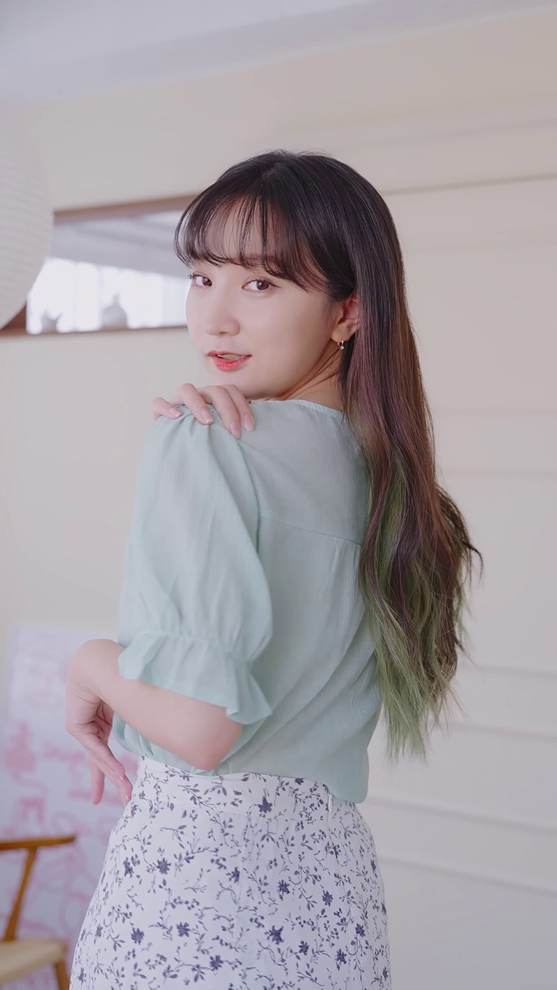 Lookbook时装秀竖版拍摄日系no bra预览图 4