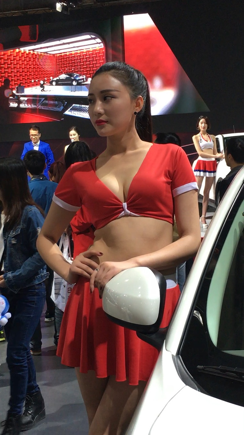 车展漂亮性感红色短裙小姐姐预览图 2