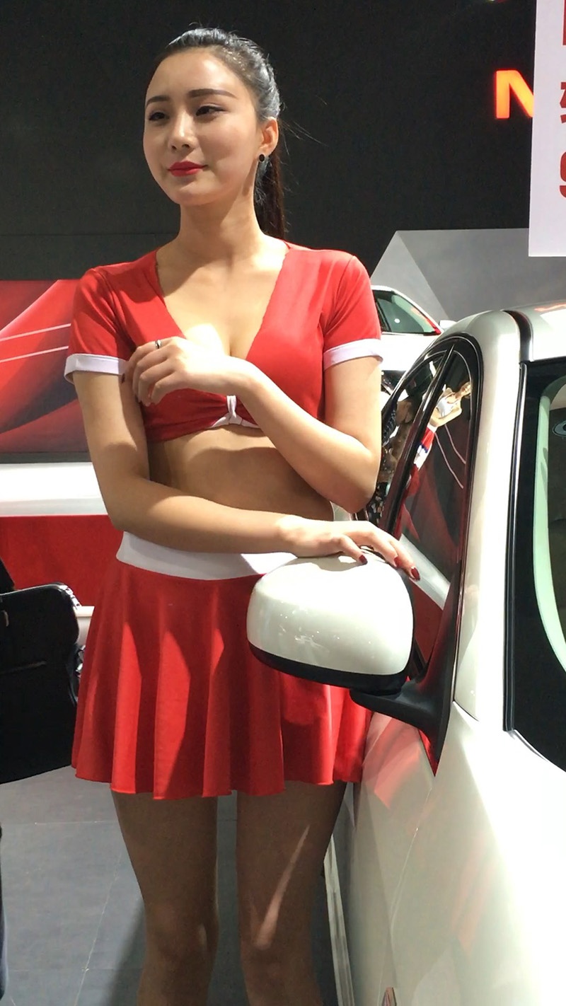 车展漂亮性感红色短裙小姐姐预览图 3