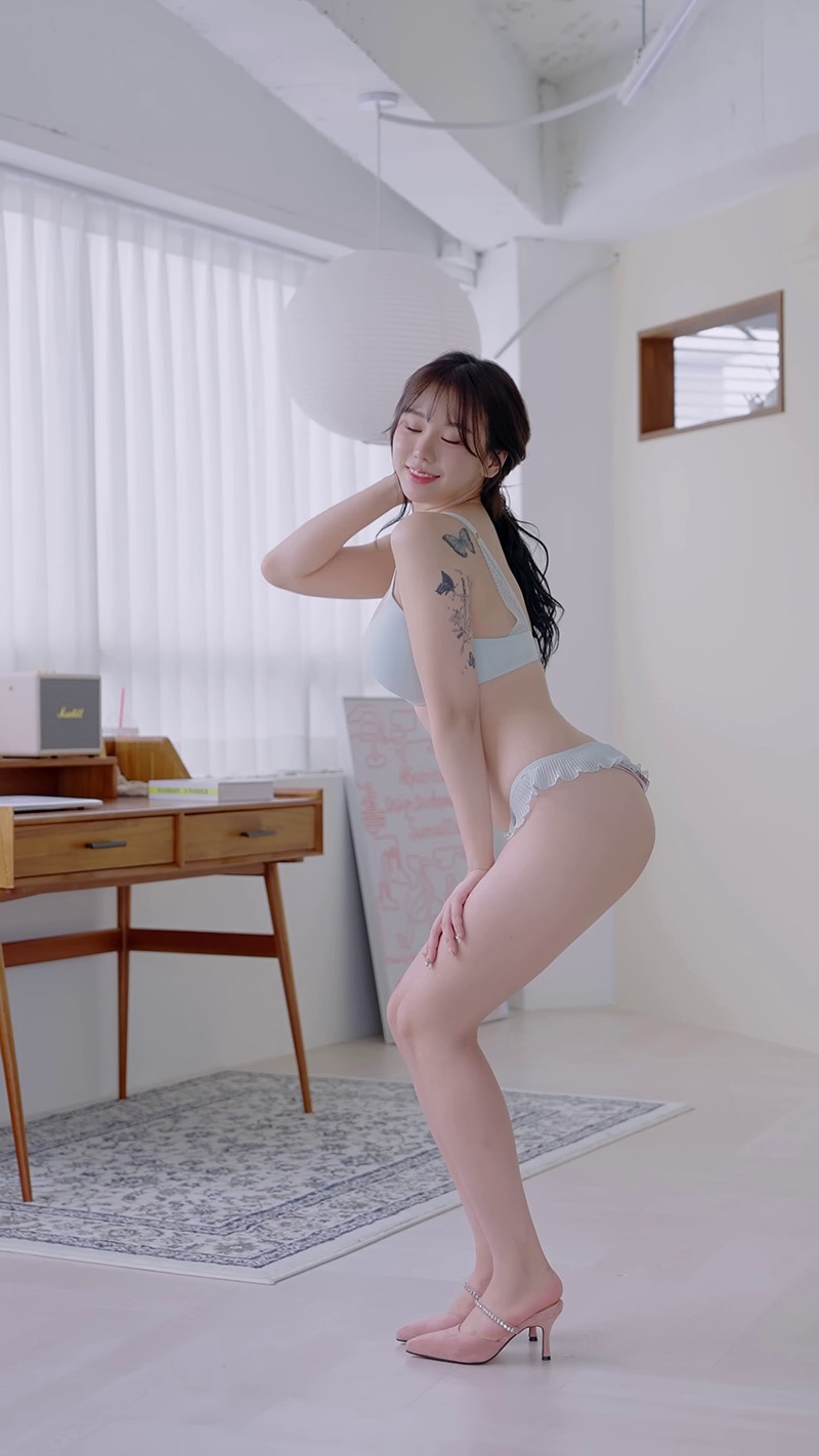 Lookbook时装秀竖版拍摄Judy超近内衣预览图 3