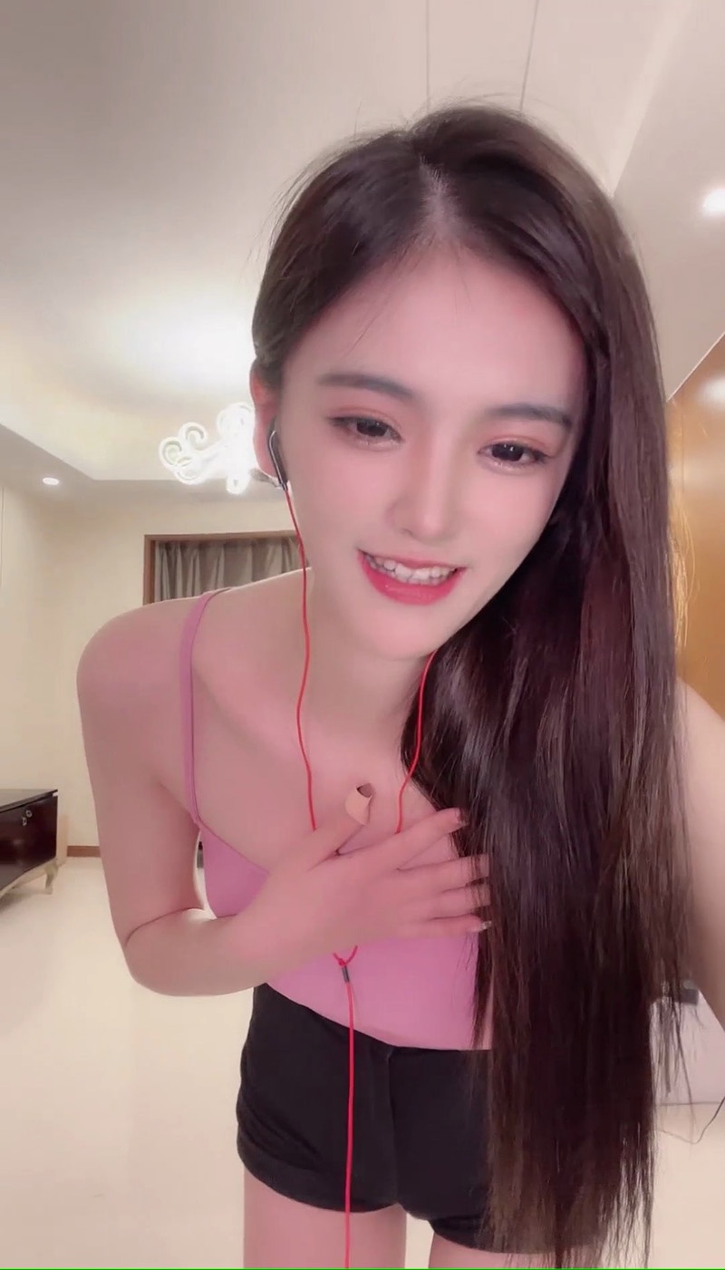抖音主播Ava兔兔兔好会扭预览图 2