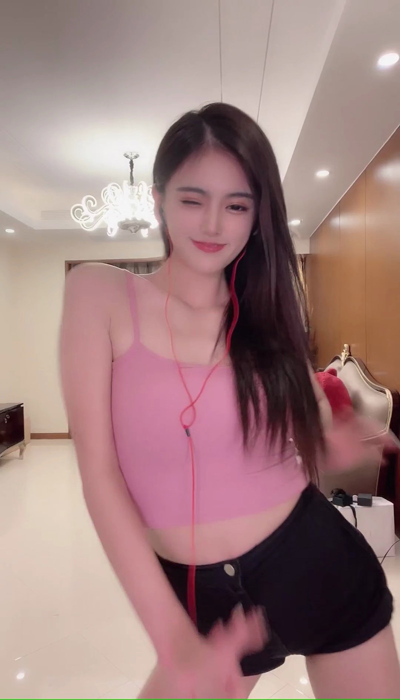 抖音主播Ava兔兔兔好会扭预览图 5