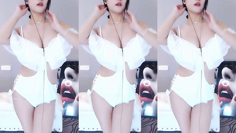 虎牙主播蓝妹儿钞票枪定制热舞3则预览图 3