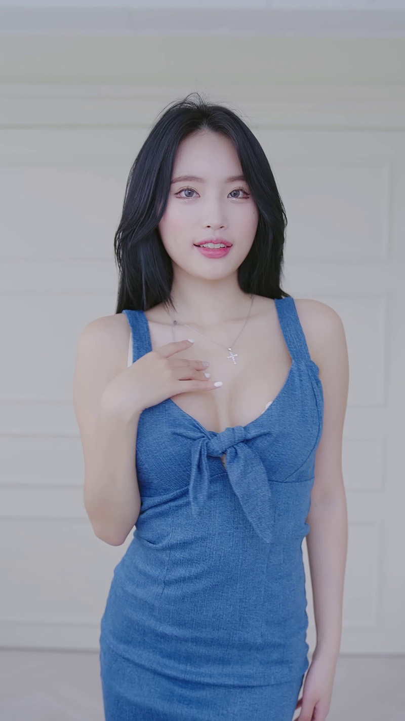 Lookbook时装秀竖版拍摄尹瑞琳Yoonseorin牛仔内衣换装预览图 4