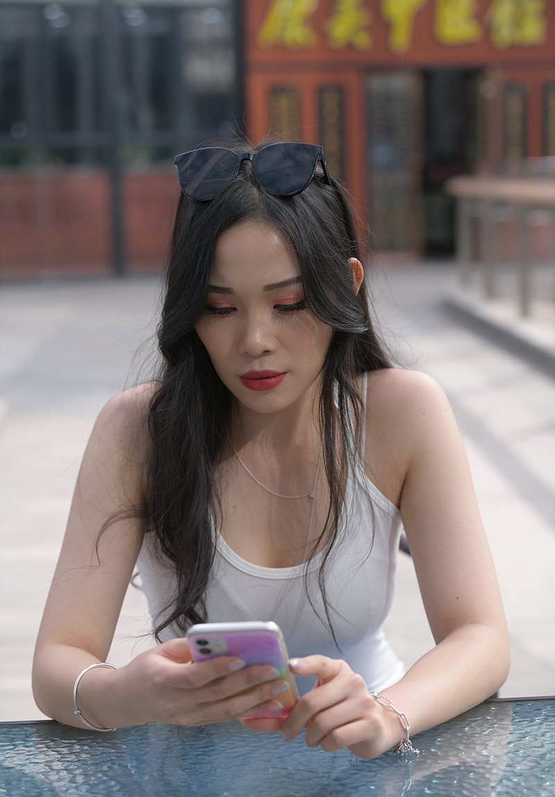 310.超性感白色包臀裙美女图片视频预览图 3