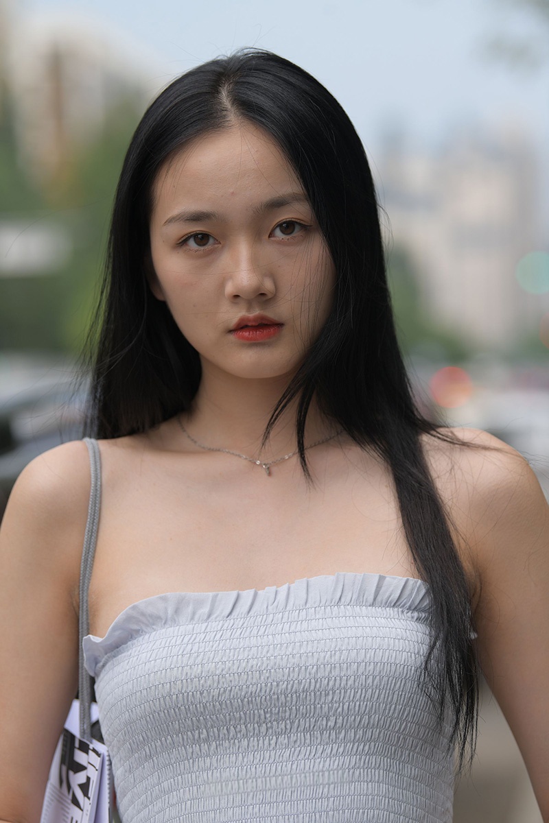 811.黑色瑜伽裤美女图片视频