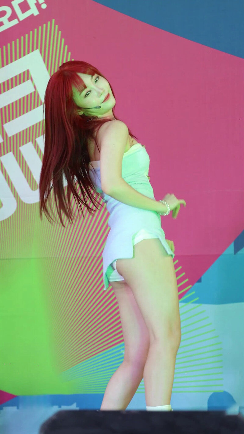 韩汉江公园Hey Girls演出-Jane预览图 4