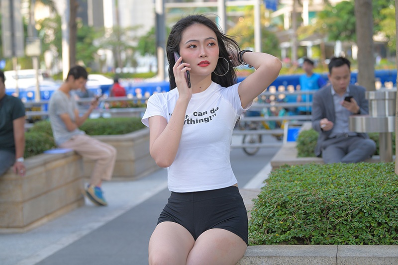 228.紧身黑色热裤美女图片视频