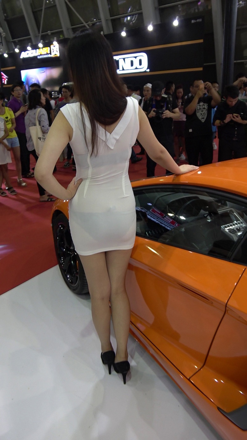 广州车展微透白色连衣裙车模3则预览图 2