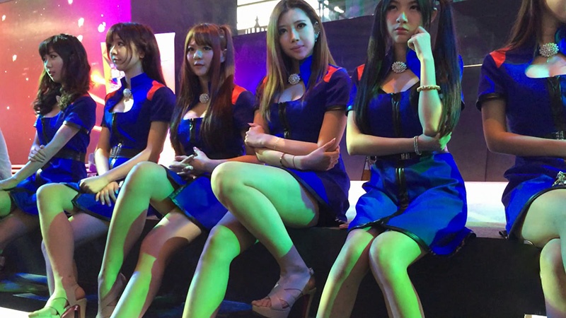 ChinaJoy超级性感修长美腿美女模特2则预览图 2