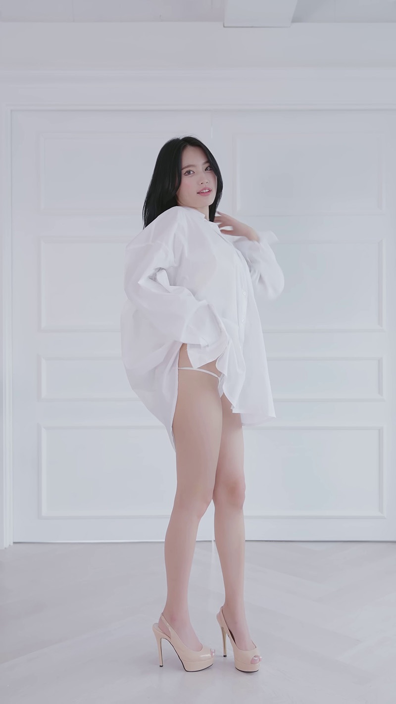 Lookbook时装秀模特尹瑞琳Seorin Yoon&李那贤Lee Dayeon换装4则预览图 3