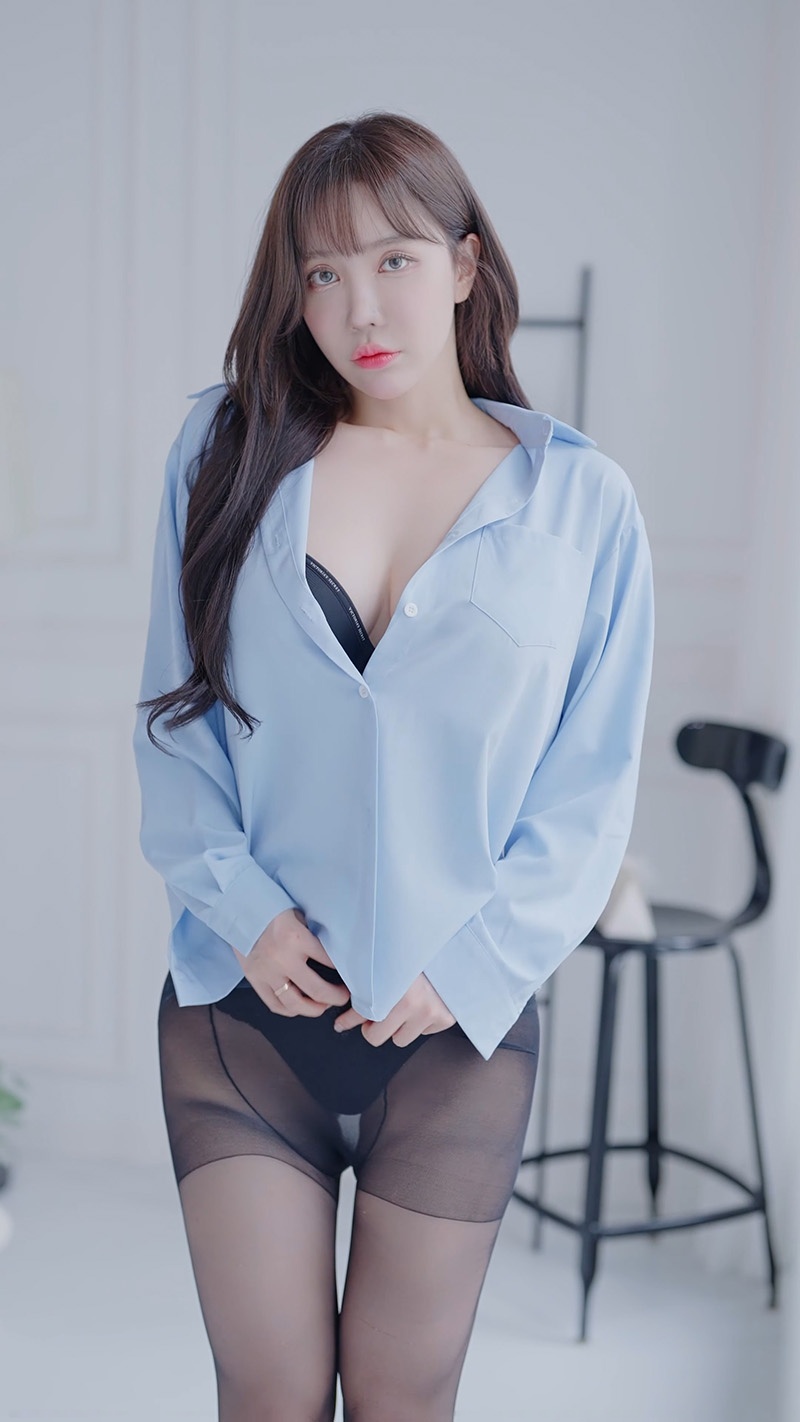 Lookbook时装秀韩国模特男士浪漫衬衫丝袜内衣试穿预览图 3