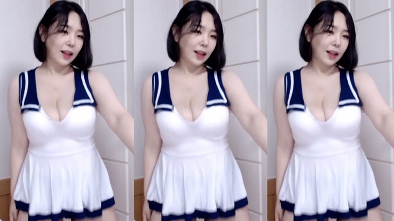 2021071701性感抖胸摩托摇热舞