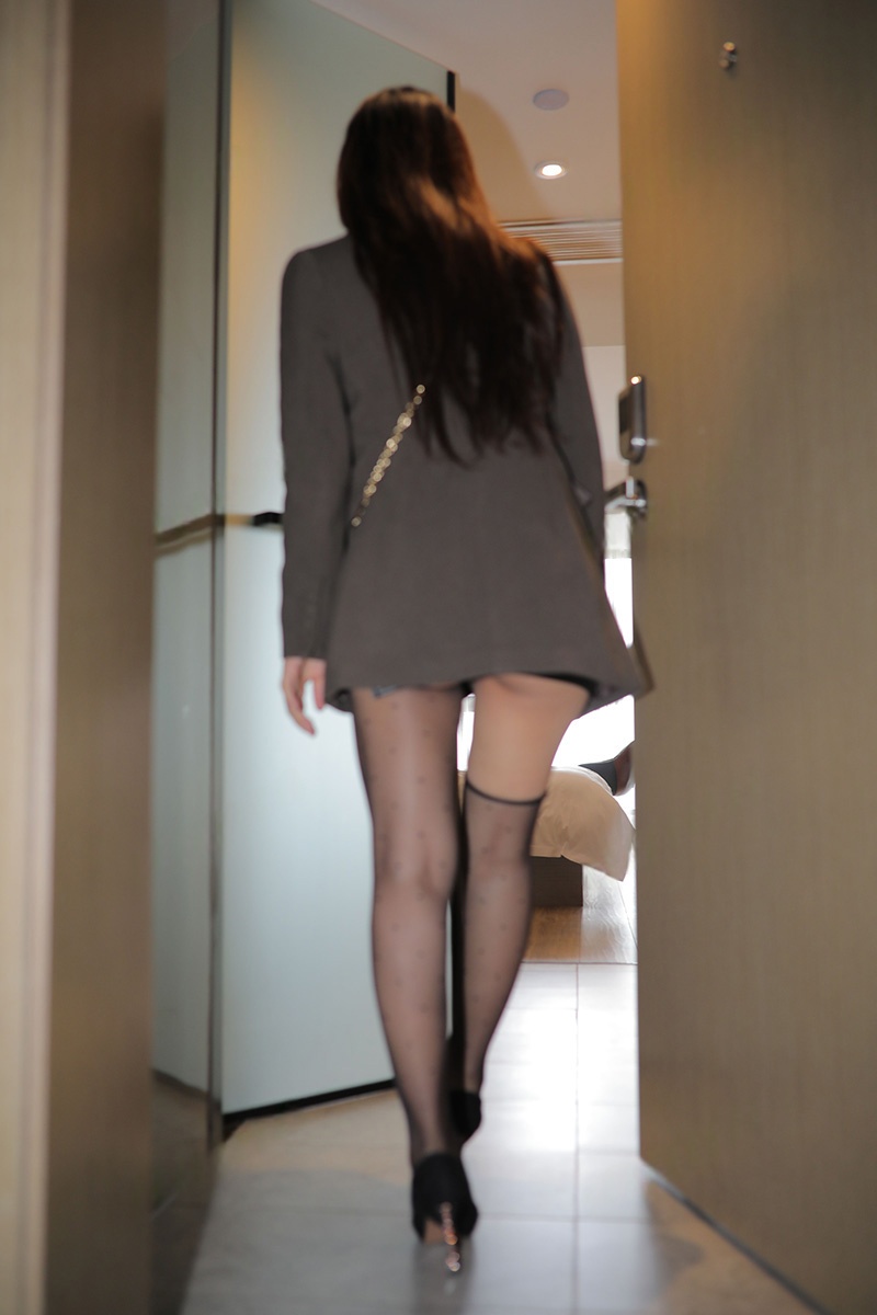 713.去休假的美女图片视频