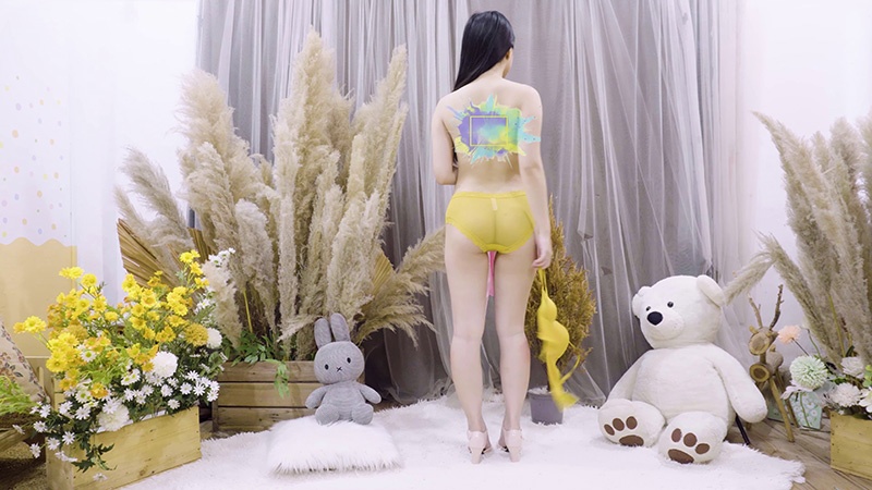 Lookbook时装秀模特Rose淡黄色微透情趣内衣换装预览图 2