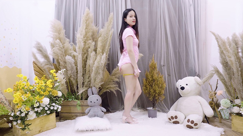 Lookbook时装秀模特Rose淡黄色微透情趣内衣换装预览图 4