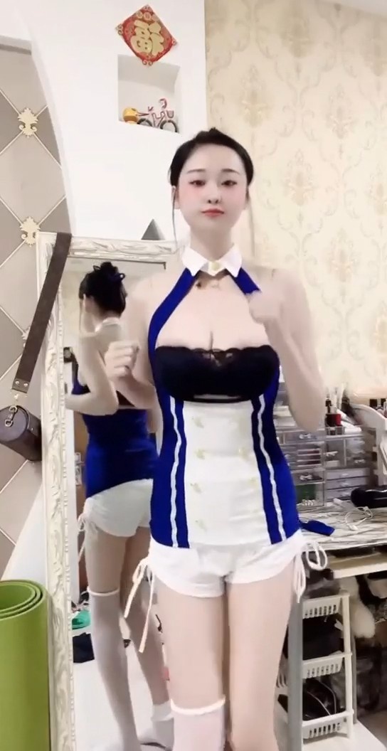 230710快手主播男王定制抖胸短视频预览图 2