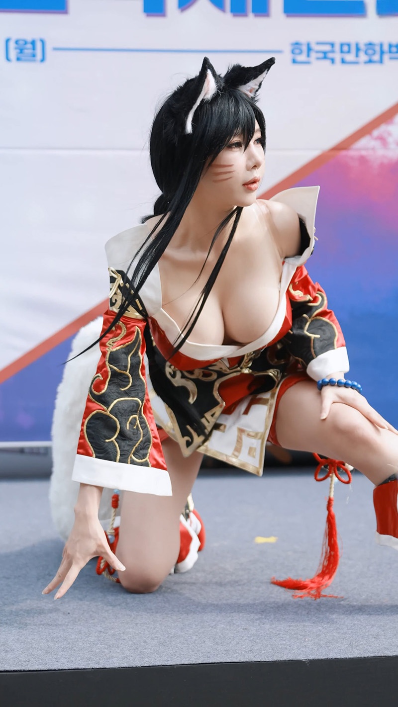2022国际漫画节宋珠儿近距拍摄Cosplay九尾妖狐拍照时间预览图 5