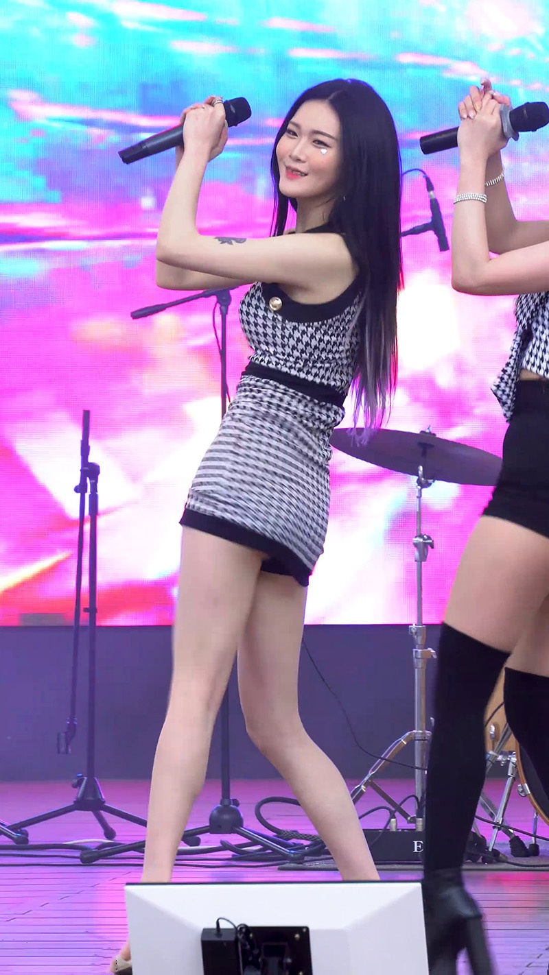 韩国女团Girlcrush Hayun 221015扭胯预览图 3